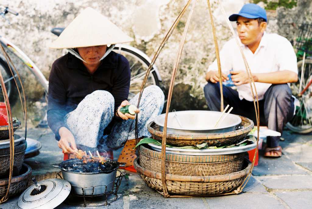 The spicy flavor of chilly, pepper and lemon grass combining together with all the feeling of the pork tripe make the food more tasty and attractive.  