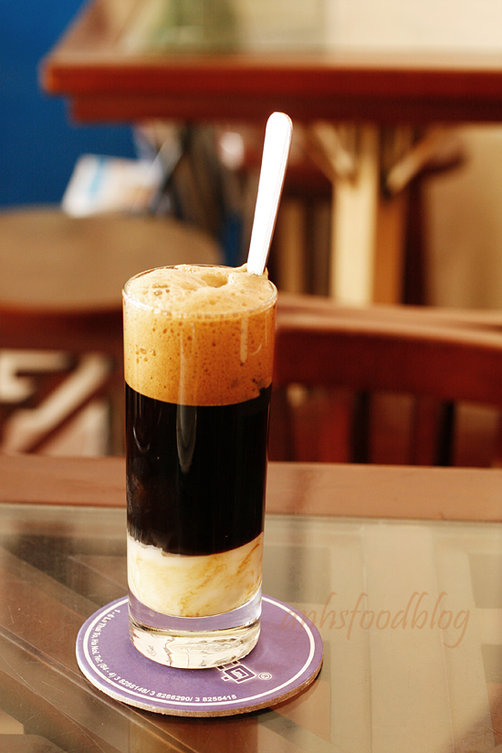 Vietnamese iced coffee, the sweetened version loaded with lots of condensed milk, has been the favourite snack of many in the western world. Photo by: Anhsfoodblog 