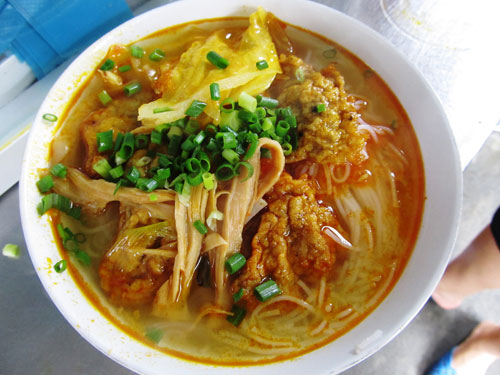 da nang fish cake soup
