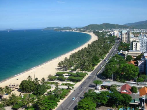 Da Nang Airport – Marble Mountain – My Khe Beach – Cham Museum – Hoi An Hotel