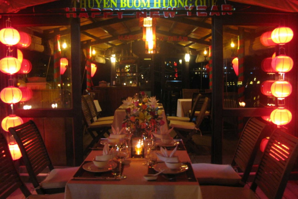 8. Exciting dinner cruise