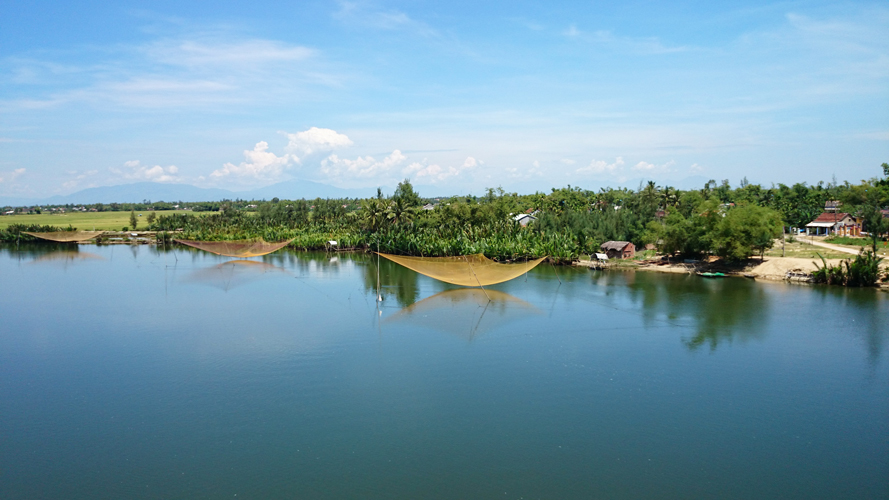 Hoi An walking city and River Cruise trip to countryside